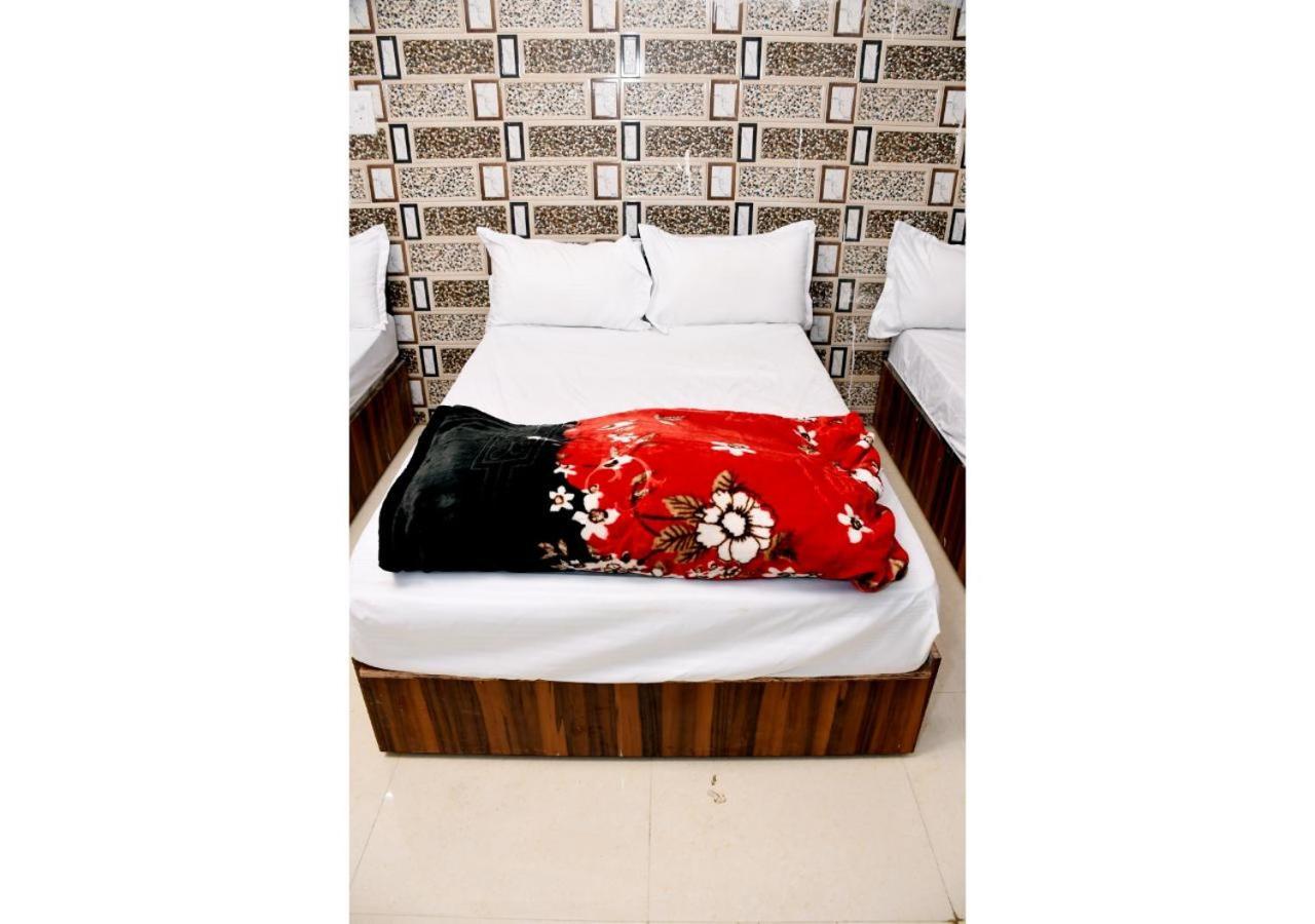 Tirupati Balaji Inn Bageshwar Dham Basāri Kültér fotó